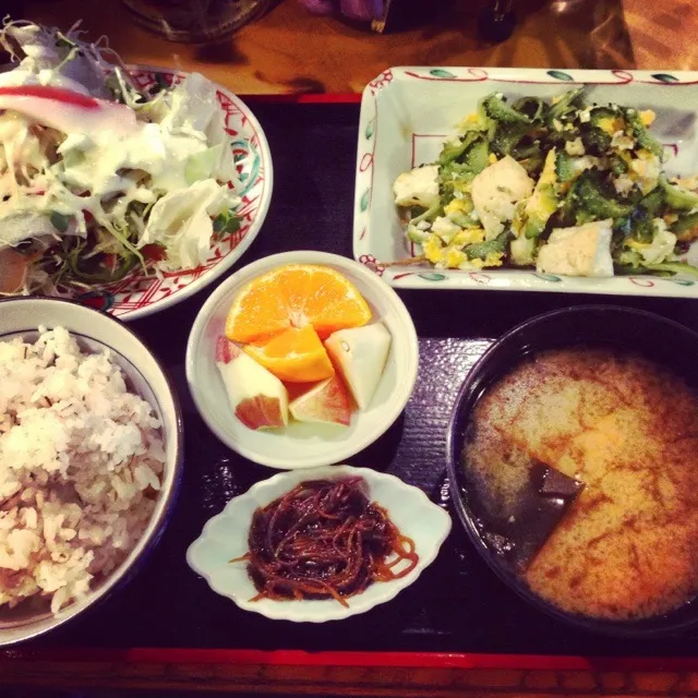 Snapdishの料理写真:ゴーヤーチャンプルー定食♬|Takashi TOGAWAさん