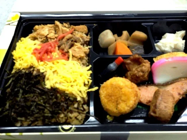 Snapdishの料理写真:仕出し弁当|こんどう かずゆきさん