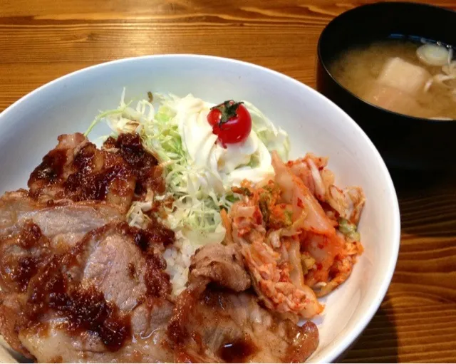 肩ロースの生姜焼き丼|栄太1219さん