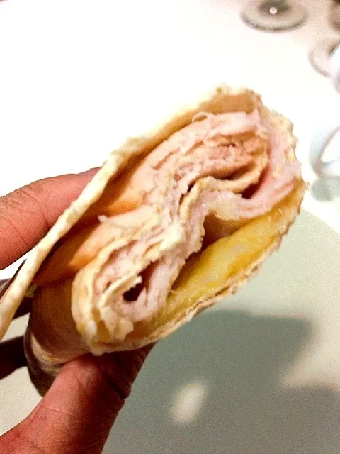 Turkey ham, Coon cheese whole wheat wrap|su ann chongさん