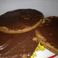 Snapdishの料理写真:Digestive Biscuits with Nutella|Rose Samsonさん