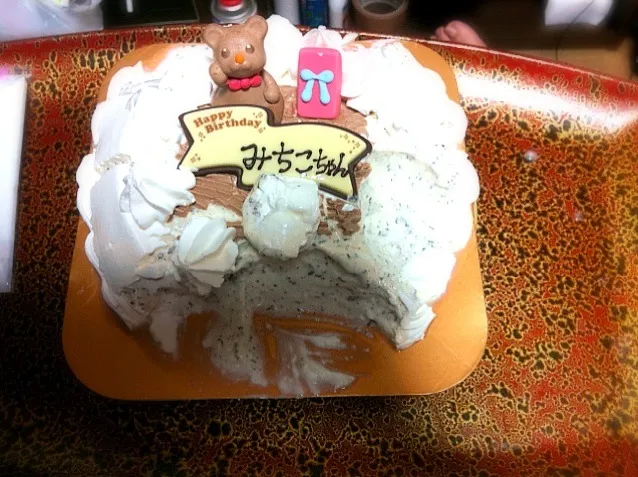 食べかけだけど３１の誕生日アイスクリームケーキ|mimikoさん