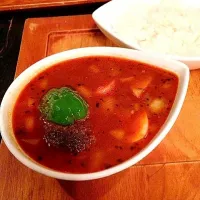 「鴻」ハンバーグカレー赤 〜神保町カレー記１〜|セドリックさん