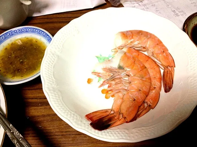 Snapdishの料理写真:Boiled  shrimps with thai spicy seafood source|Watashiさん