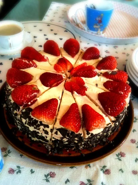 Strawberry cake ❤|Isiさん