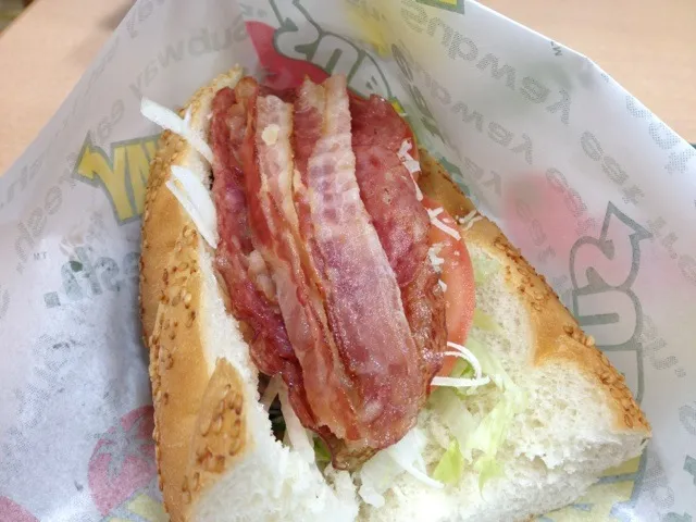 Snapdishの料理写真:昨日の夜ご飯 SUBWAY  BLT|りすなさん