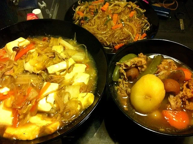 Snapdishの料理写真:肉じゃが、豆腐と白菜のオイスターソース炒め、春雨炒め|tomi-eさん