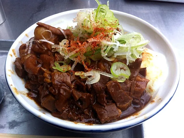 ホルモン丼 ＋ 半熟玉子|塩豚骨さん