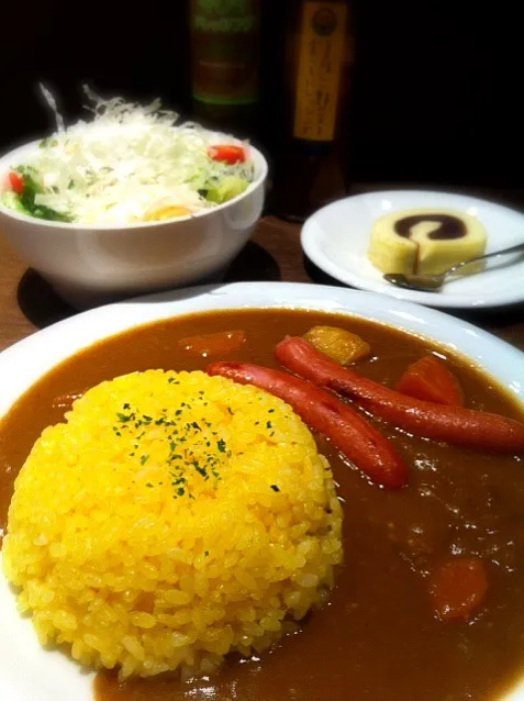 瀬戸内・松山フェアでみかんライスカレーランチ。削りかまぼことそうめんのサラダ、デザート、ドリンクつき。デザートは一六タルト。|liccaさん