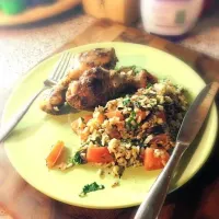 Jerk chicken drumsticks w/ stir fry brown rice, kale and tomatoes|Gajanさん