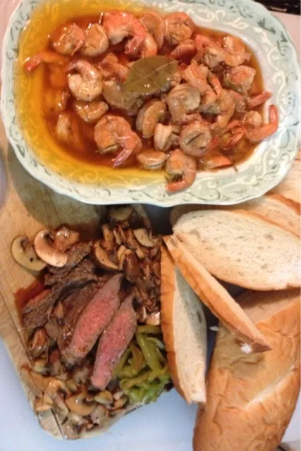 BBQ Shrimp, Ribeye with Roasted Bell Pepper and Sautéed Portobellos|Jason K. Doveさん