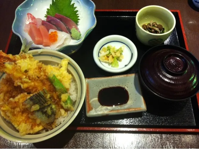 Snapdishの料理写真:天丼刺身定食|りぼんぬさん