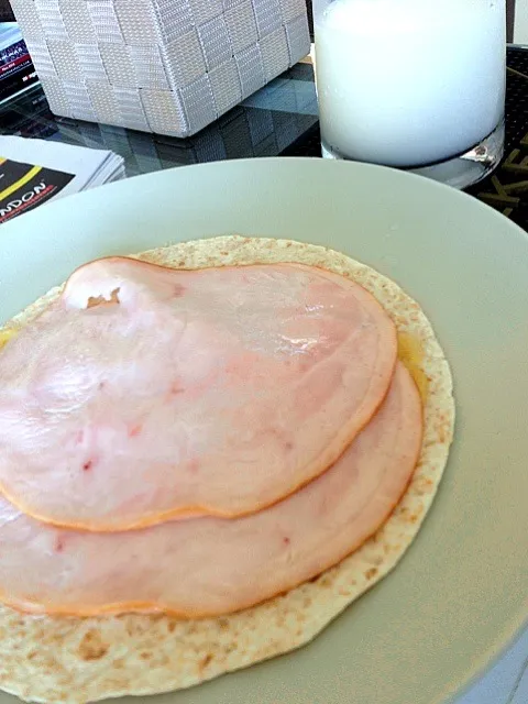 Turkey ham, Coon cheese wrap & milk|su ann chongさん