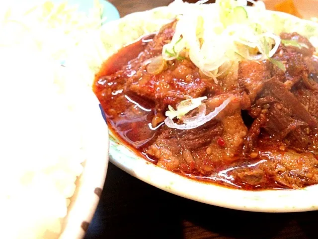 激辛牛すじ煮込定食|ひろろーんさん