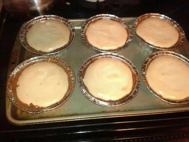 Snapdishの料理写真:individual sweet potato pies w graham cracker crust and marshmallow meringue|victoriaさん