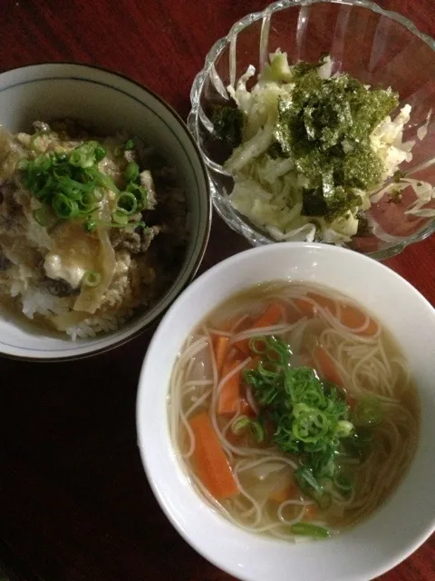 牛丼リメイク玉子丼、そうめんスープ、キャベツの塩麹サラダ|あゆみさん