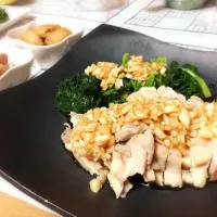 Snapdishの料理写真:蒸し鶏 ほうれん草の玉ねぎソース|まいこさん