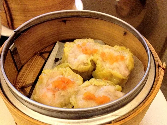 Snapdishの料理写真:蟹黄烧卖 steamed crab shao-mai|Vanelさん