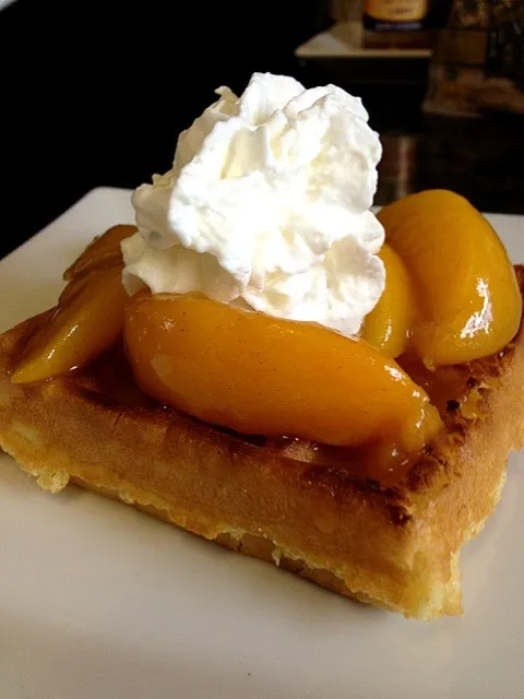 Maple peach waffle|Katrina Fernandezさん