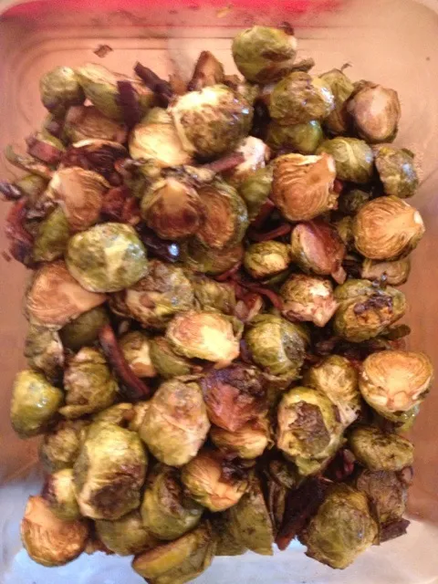 Blackberry Ginger Roasted Brussel Sprouts|http://melissasmenu.wordpress.com/さん