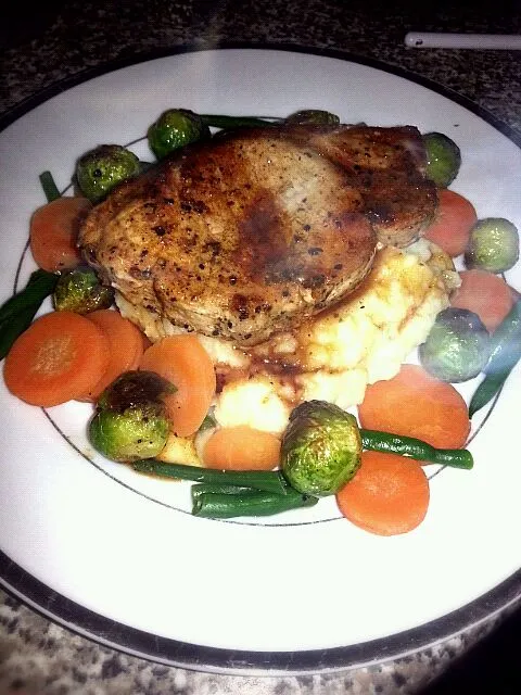 Cajun Pork and Brussle sprouts w/mash and veggies|Kate Parsonsさん