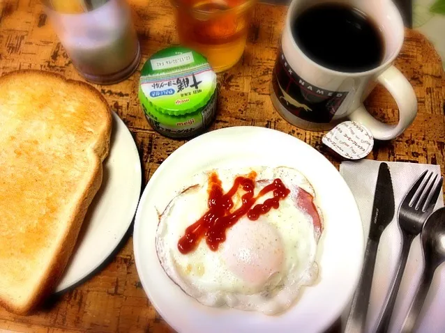 今日は休日出勤(まぁ飲食業なんで、しゃ〜ないねんけど)、軽めの朝ごはん🍳|にょんにいさん