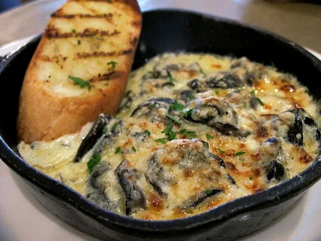 Escargots in Garlic Cheese Sauce|Andy (All Taken By Me, For You)さん