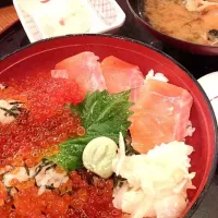 たっぷりイクラとサーモンの親子丼|かなさん