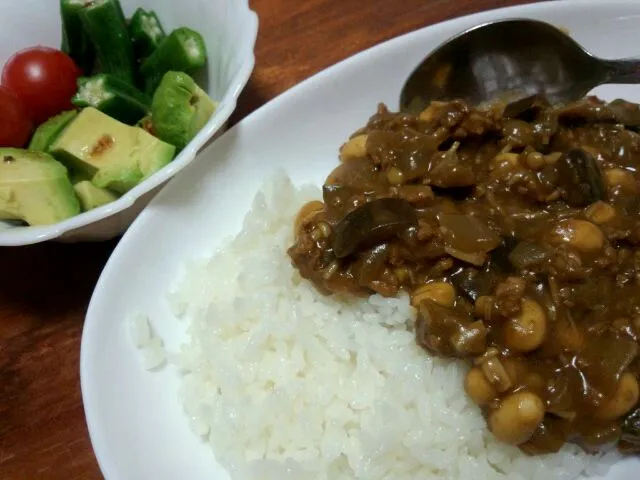 大豆と挽き肉のドライカレー風|はぎのつきさん