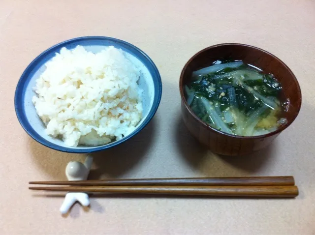 麦ご飯と大根、わかめの味噌汁|Yoko Hayashiさん