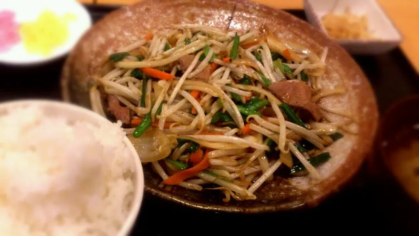 レバニラ牡蠣醤炒め定食|ボンゴさん