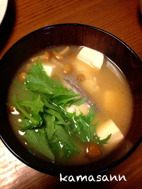 Snapdishの料理写真:カンパチのアラで、豆腐となめこの味噌汁|かまさん