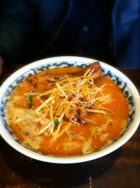 麺香房 武士屋 辛味噌拉麺  友人が作った拉麺！|ヒラっぴーさん