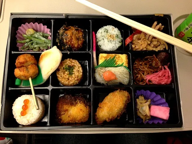 全国ご当地グルメ弁当|りんご娘さん