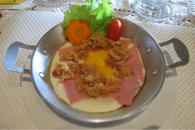 Fried egg with topping|Thanjiraさん