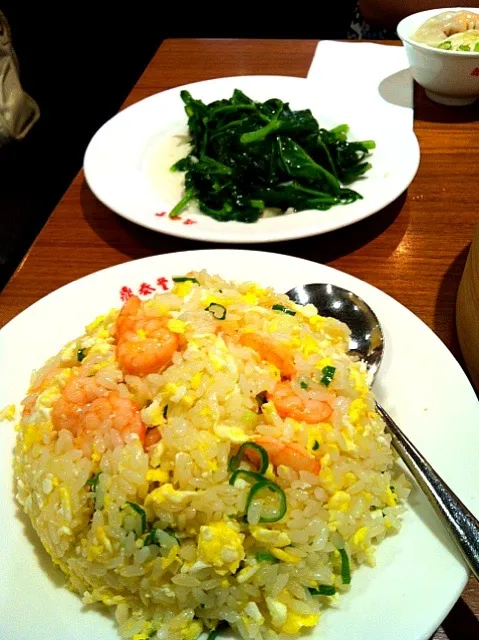 鼎泰豊 海老炒飯と空心菜|りんかさん