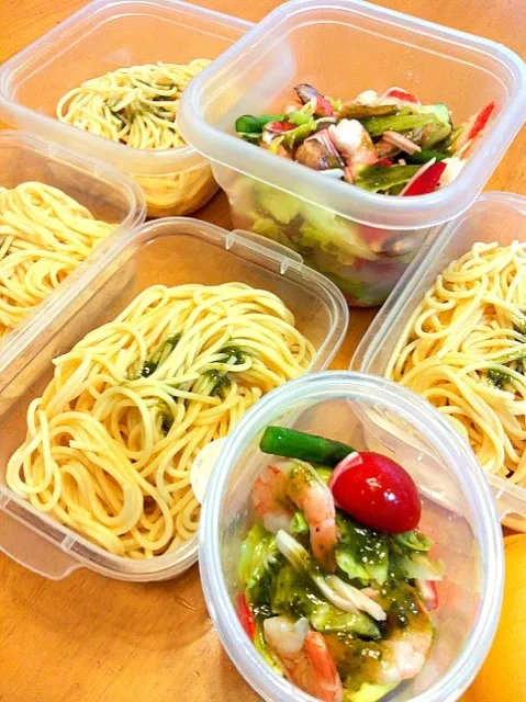 エビとキャベツのバジルソース冷製パスタ弁当。|tomoさん