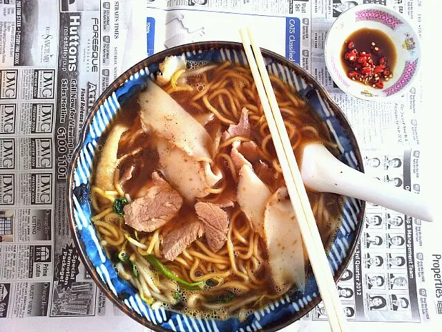 mom's prawn noodle soup with pork slice|genさん