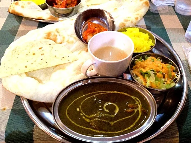 ほうれん草とチキンカレー|ミッフィーさん