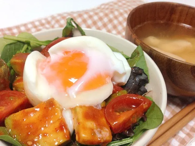 韓国風アボトマサラダ丼 油揚げの味噌汁|amiさん