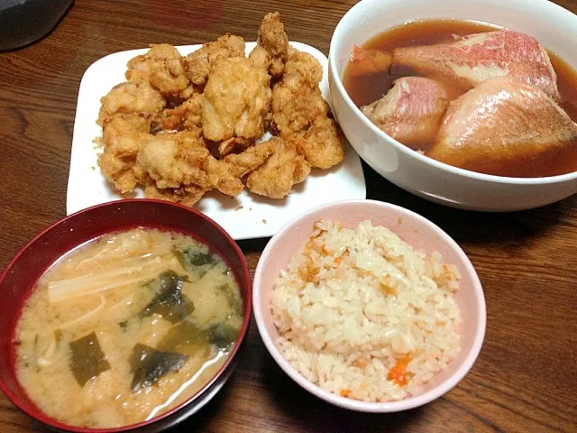 鶏天、煮魚、味噌汁、炊き込みご飯|みいさん