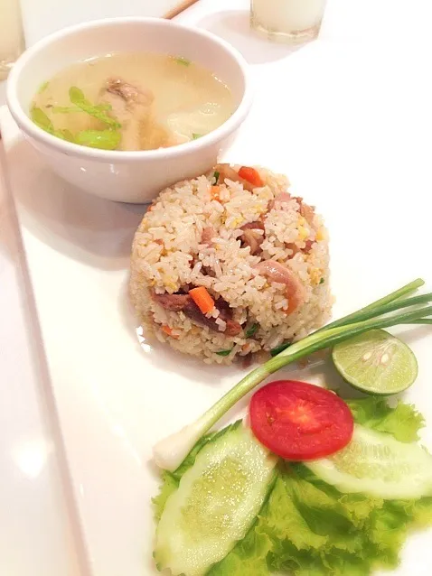 Marinated pork fried rice with pork rib soup|PhUnGさん