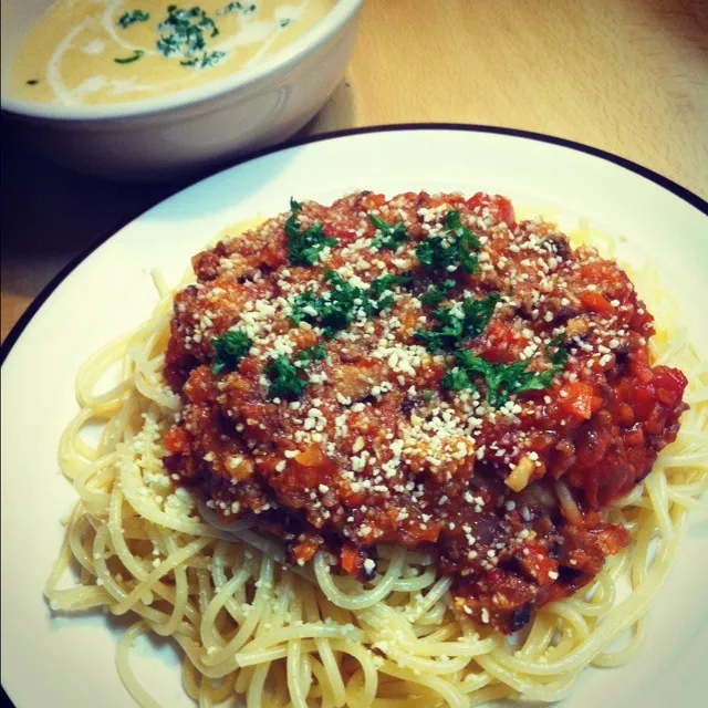 ミートソースパスタと豆乳コーンポタージュ|カナメリさん