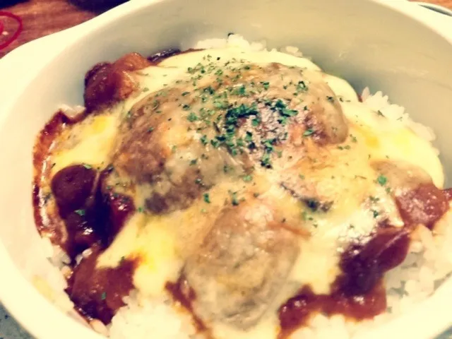 Snapdishの料理写真:ハンバーグチーズカレードリア|まりーさん