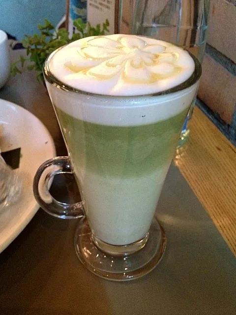 Snapdishの料理写真:honey milk greentea|natalie tsangさん