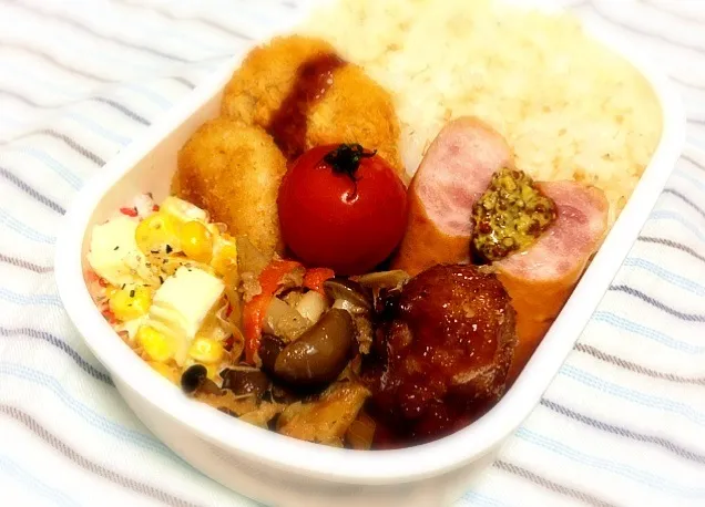 Snapdishの料理写真:明太子ご飯×メンチカツ弁当|mjukさん