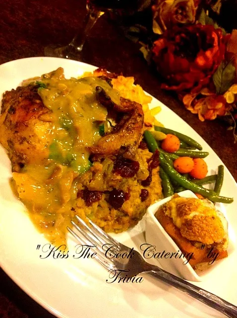 Traditional Thanksgiving Dinner --Roasted Chicken, Cornbread dressing with cranberries, mac and cheese and Candied-Brandy Sweet Potatoes|Taste-New Americanさん