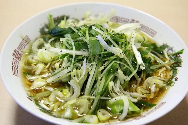 Snapdishの料理写真:マルちゃん正麺醤油味 水菜ねぎほうれん草|マハロ菊池さん