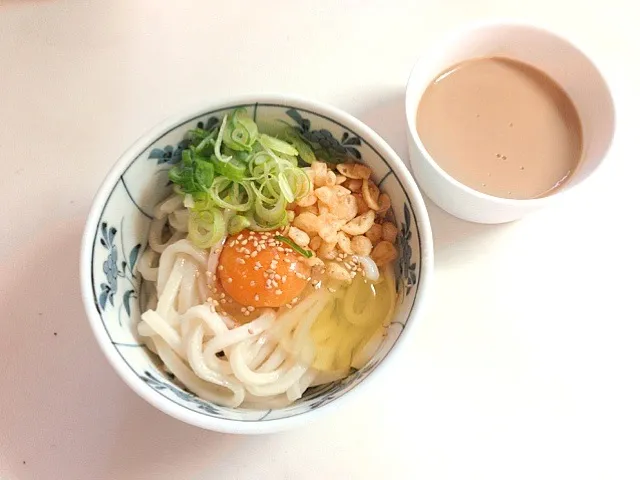 Snapdishの料理写真:釜玉うどん＋ほうじ茶プリン|ともさん