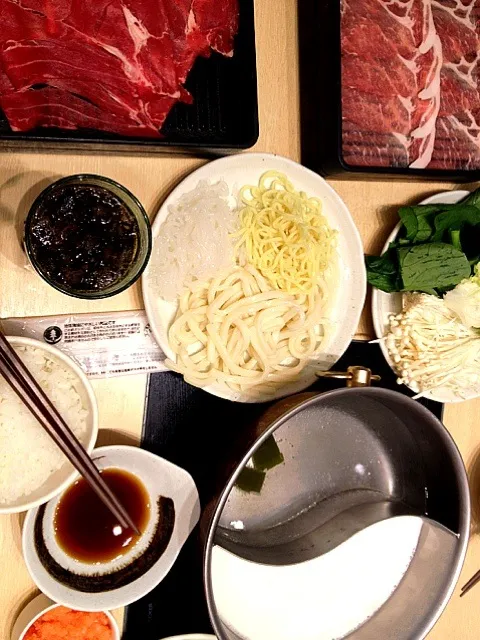 Vegetable Nabe pork&Beef Nabe&Udon for Lunch!w/Neaj!:)Happy Sunday!:)|Dezza Tsuchiyaさん